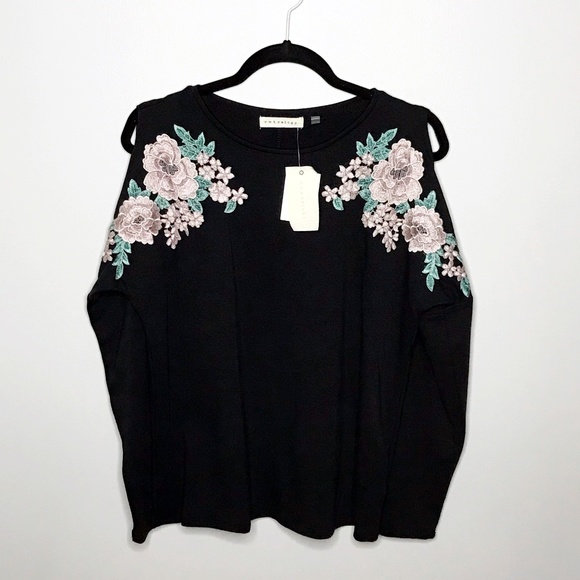 Retrology Tops - Cold Shoulder Floral Appliqué Top